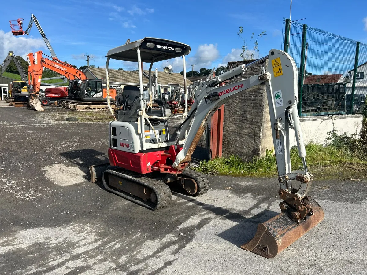 Year 2022 Takeuchi TB217R - Image 4