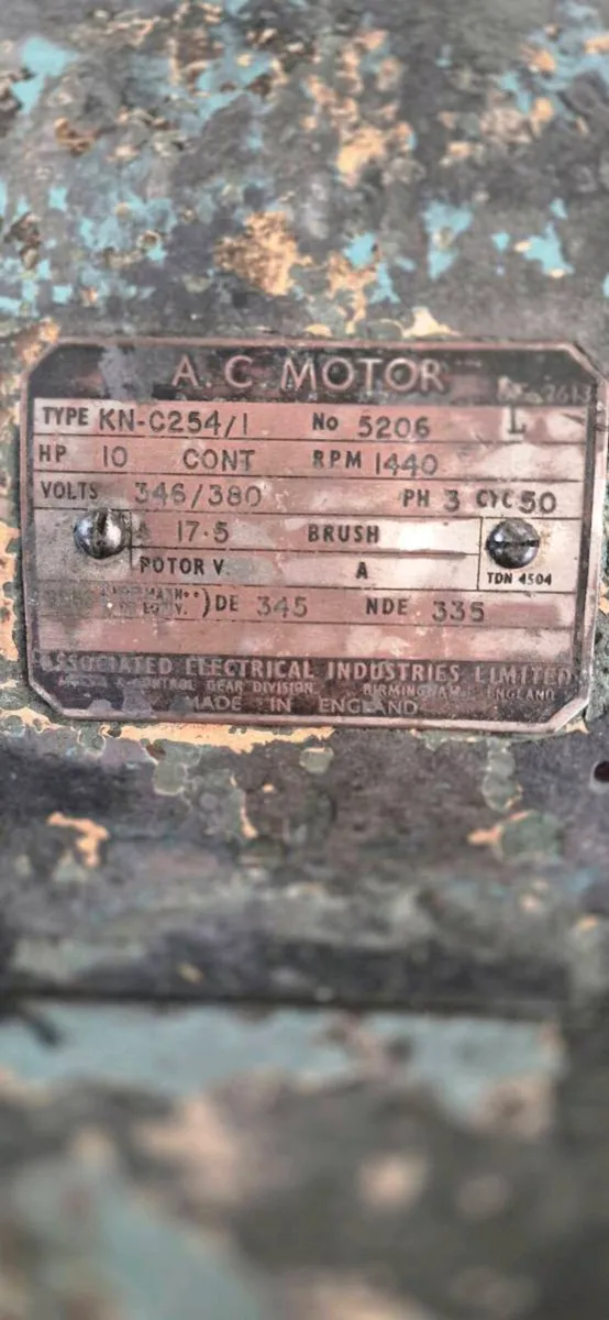 2 Air Compressors and 20 Tonne pit jack - Image 4