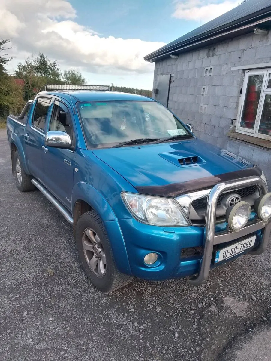 Toyota Hilux - Image 4
