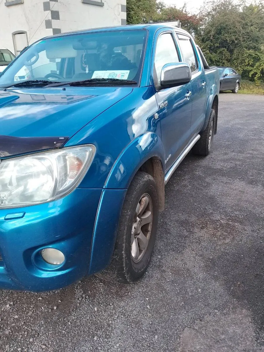Toyota Hilux - Image 2