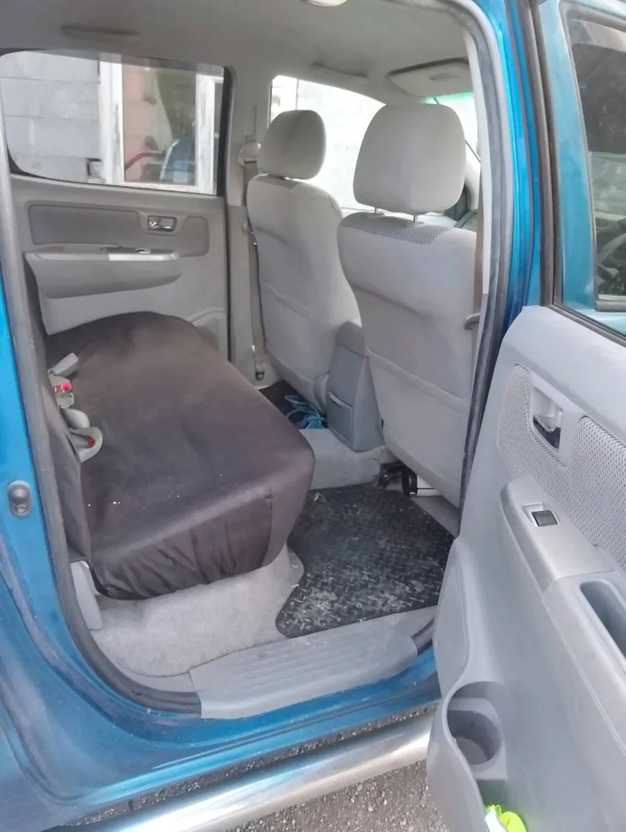 Toyota Hilux - Image 3