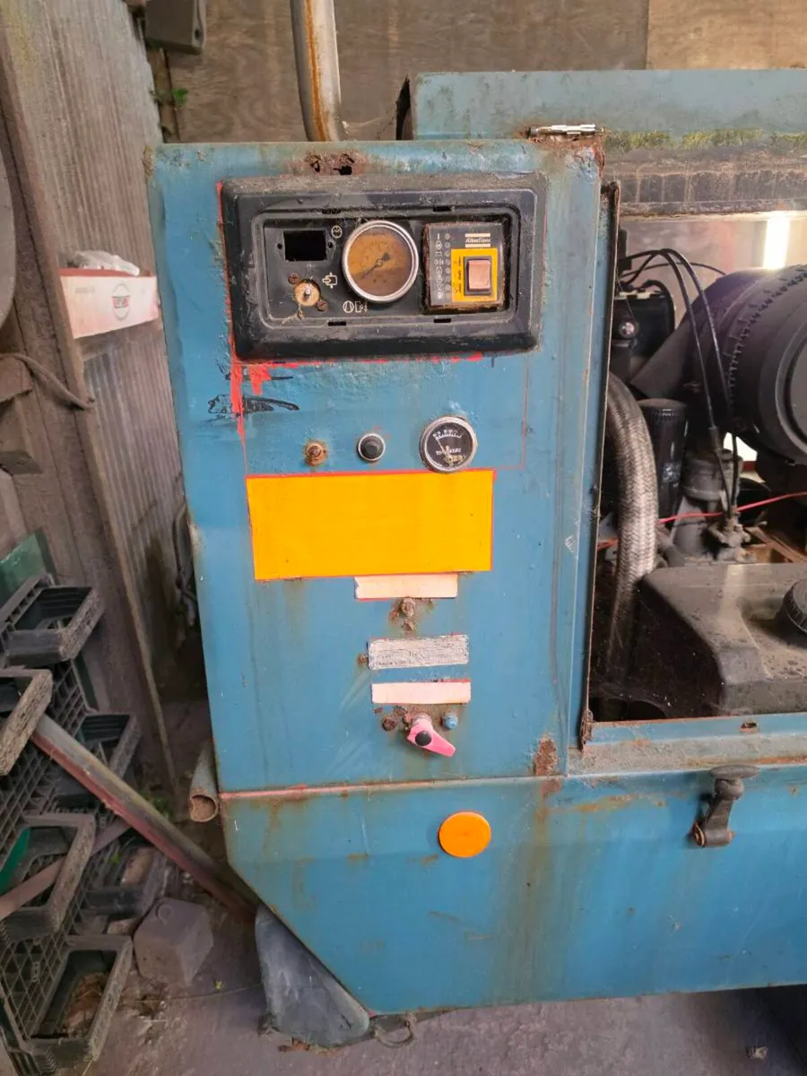 260cfm compressor and full shot blasting set up - Image 4