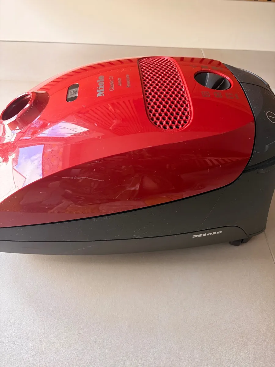 Miele classic C1 junior vacum cleaner - Image 2