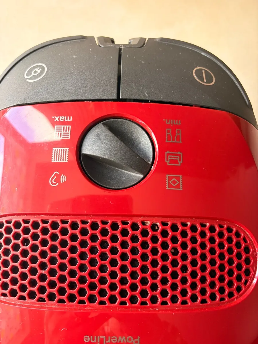 Miele classic C1 junior vacum cleaner - Image 3