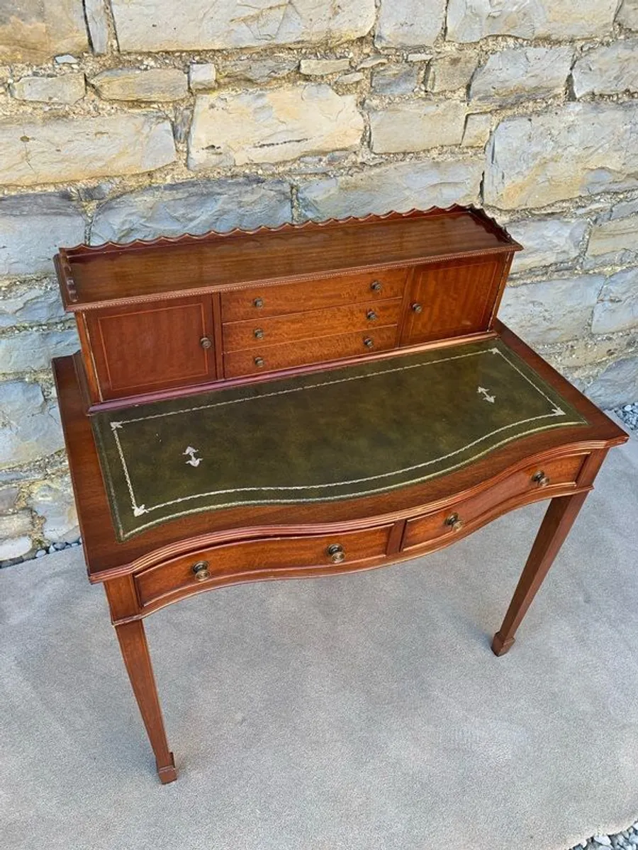 Edwardian Mahogany writing desk. - Image 1