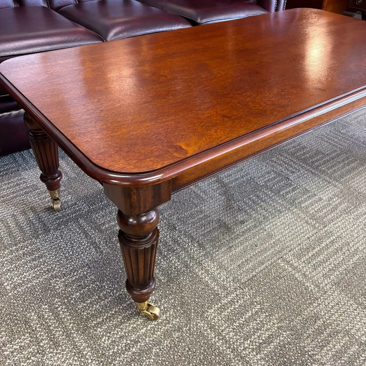 Beautiful solid mahogany turned legged coffee tabl - Image 2
