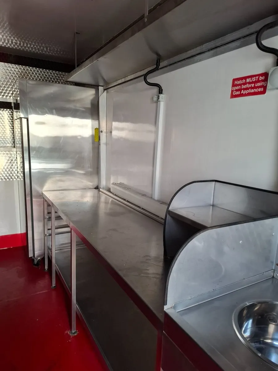 Butlers 14' Second Hand Catering Trailer - Image 2
