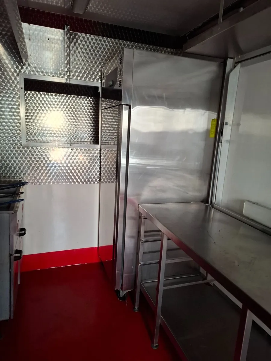 Butlers 14' Second Hand Catering Trailer - Image 4