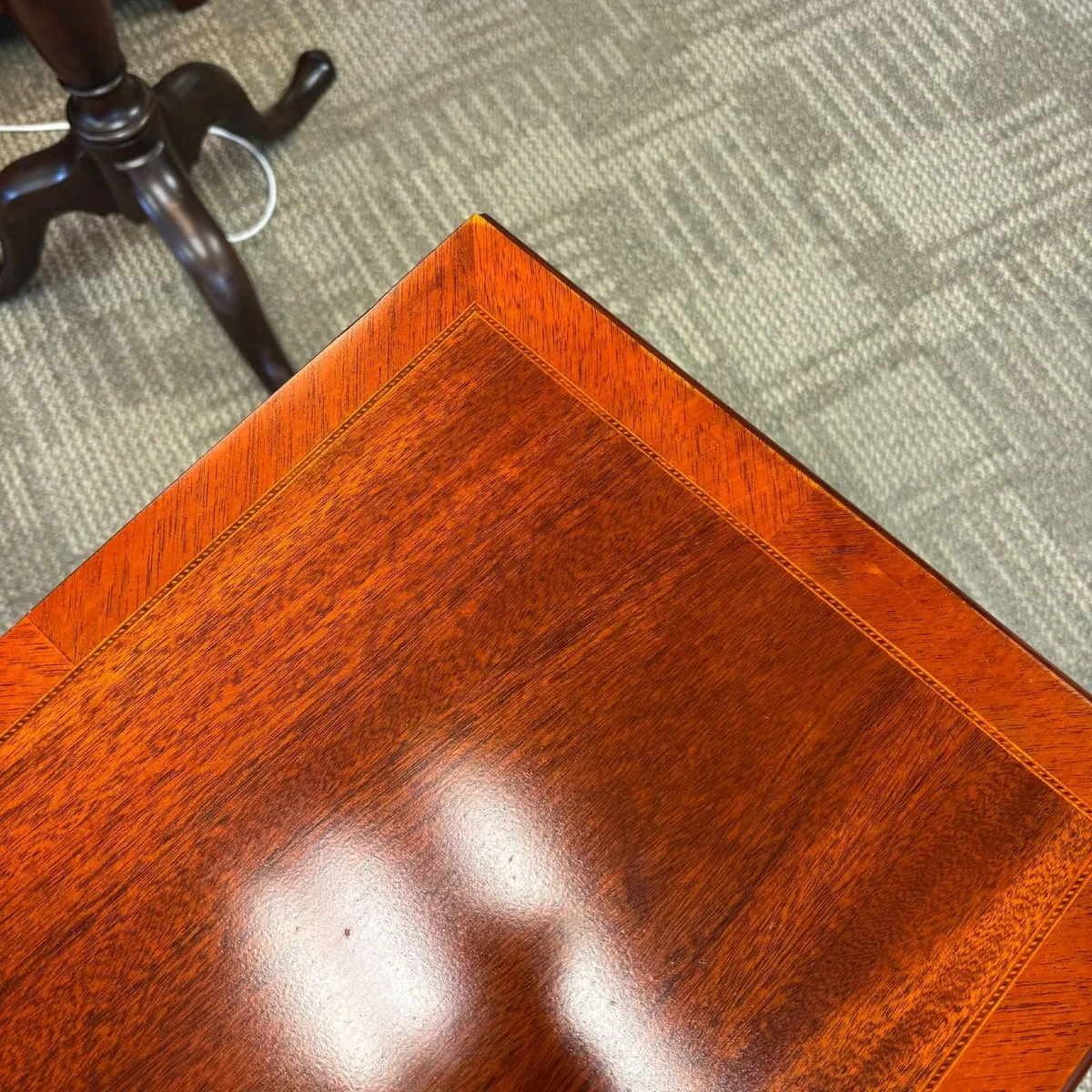 Beautiful tier console side table with three drawe - Image 2