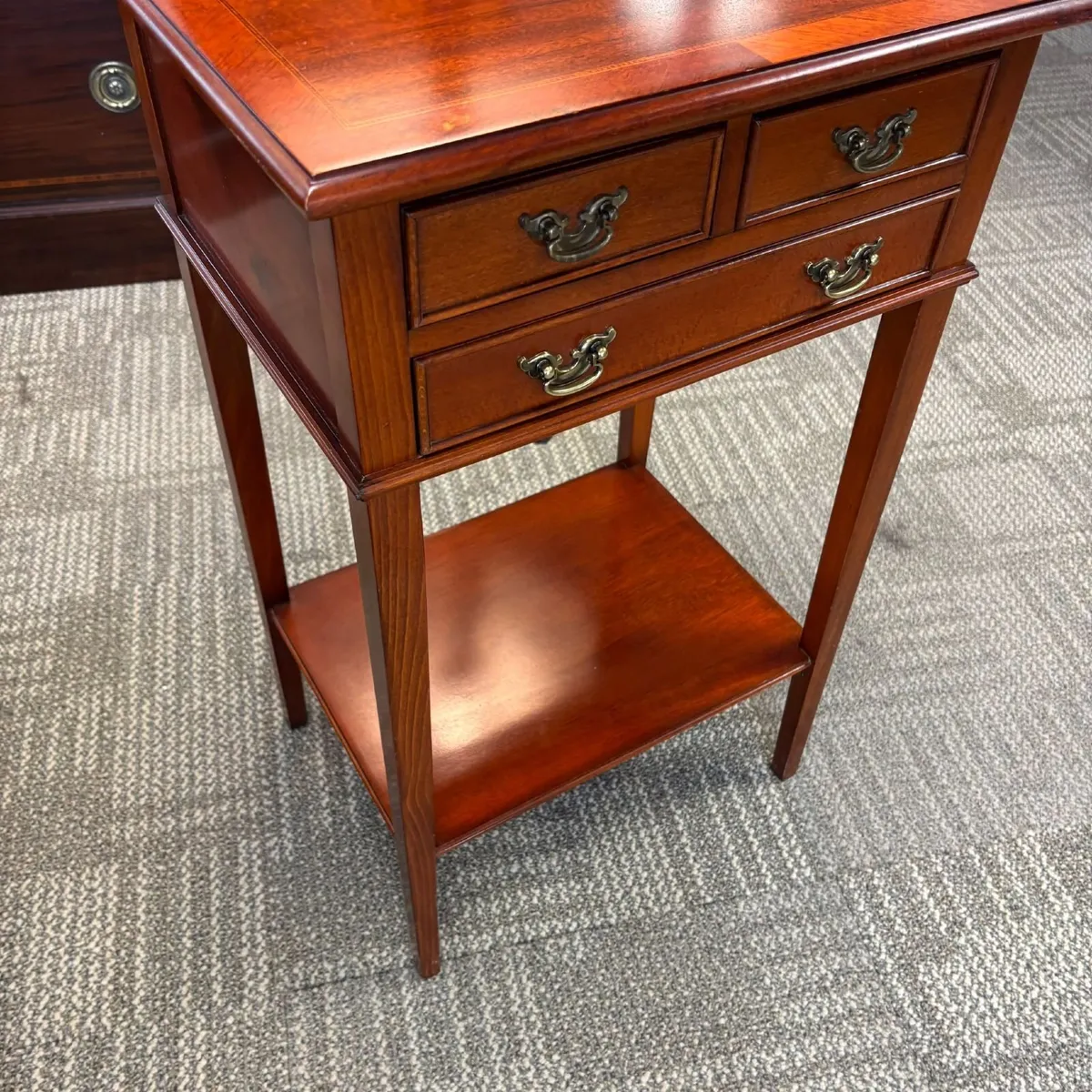 Beautiful tier console side table with three drawe - Image 4