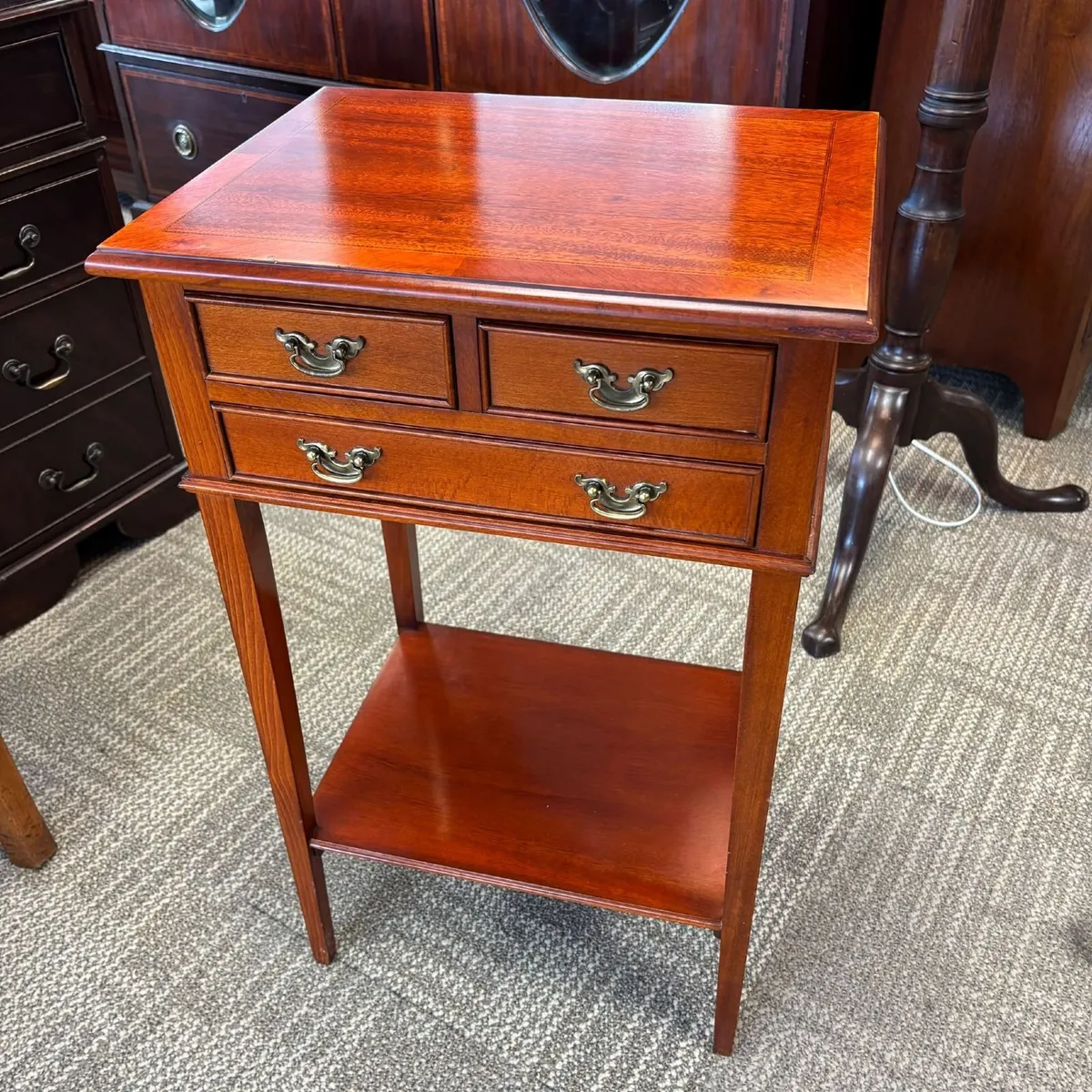 Beautiful tier console side table with three drawe - Image 1