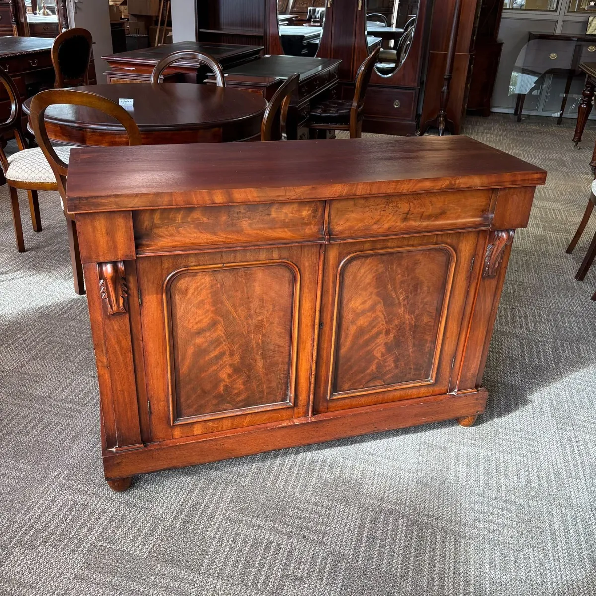 Victorian mahogany sideboard/chiffonier - Image 1