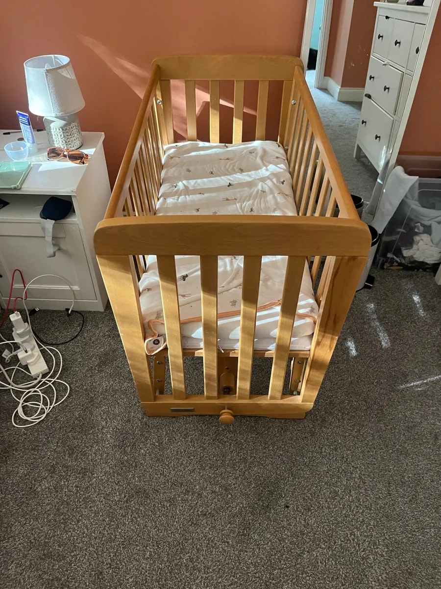 Baby cot - Image 1