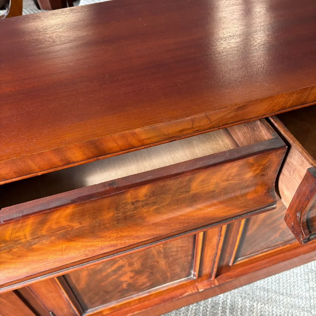 Victorian mahogany sideboard/chiffonier - Image 2