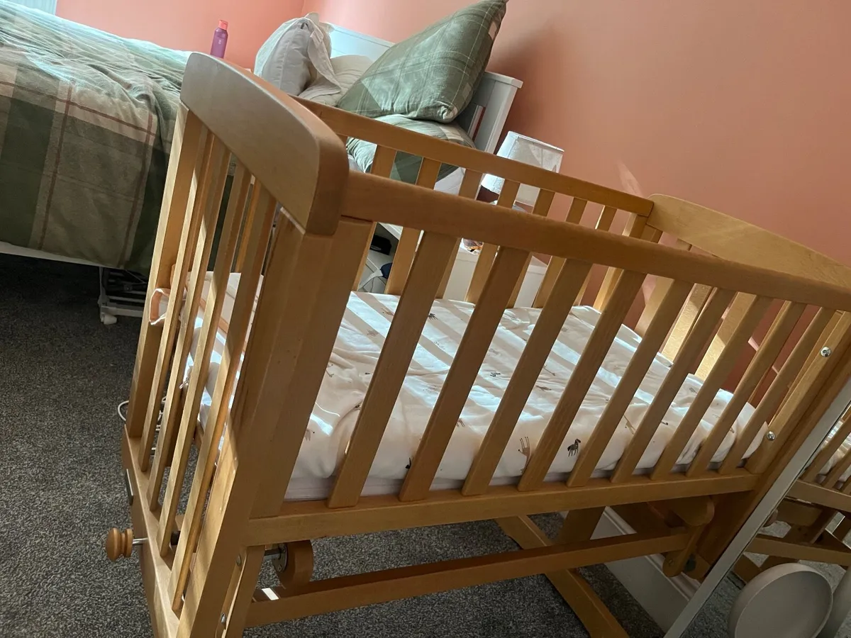 Baby cot - Image 3