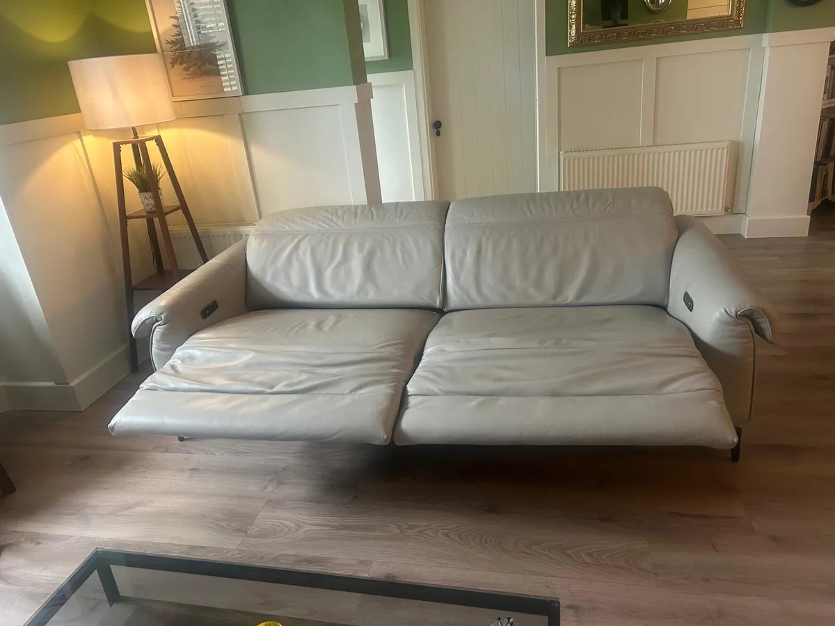 Natuzzi 3seater leather sofa like new - Image 4