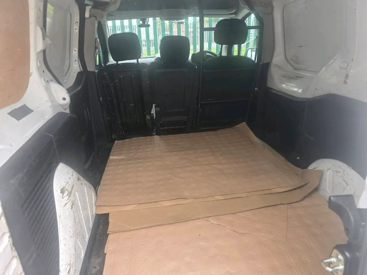 Van - Image 4