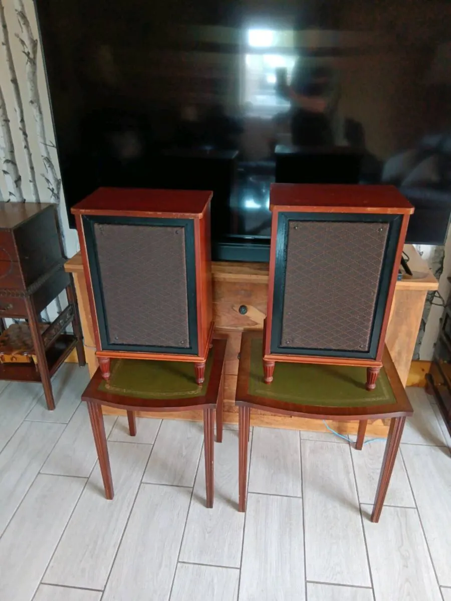 Vintage speakers beautiful condition - Image 1