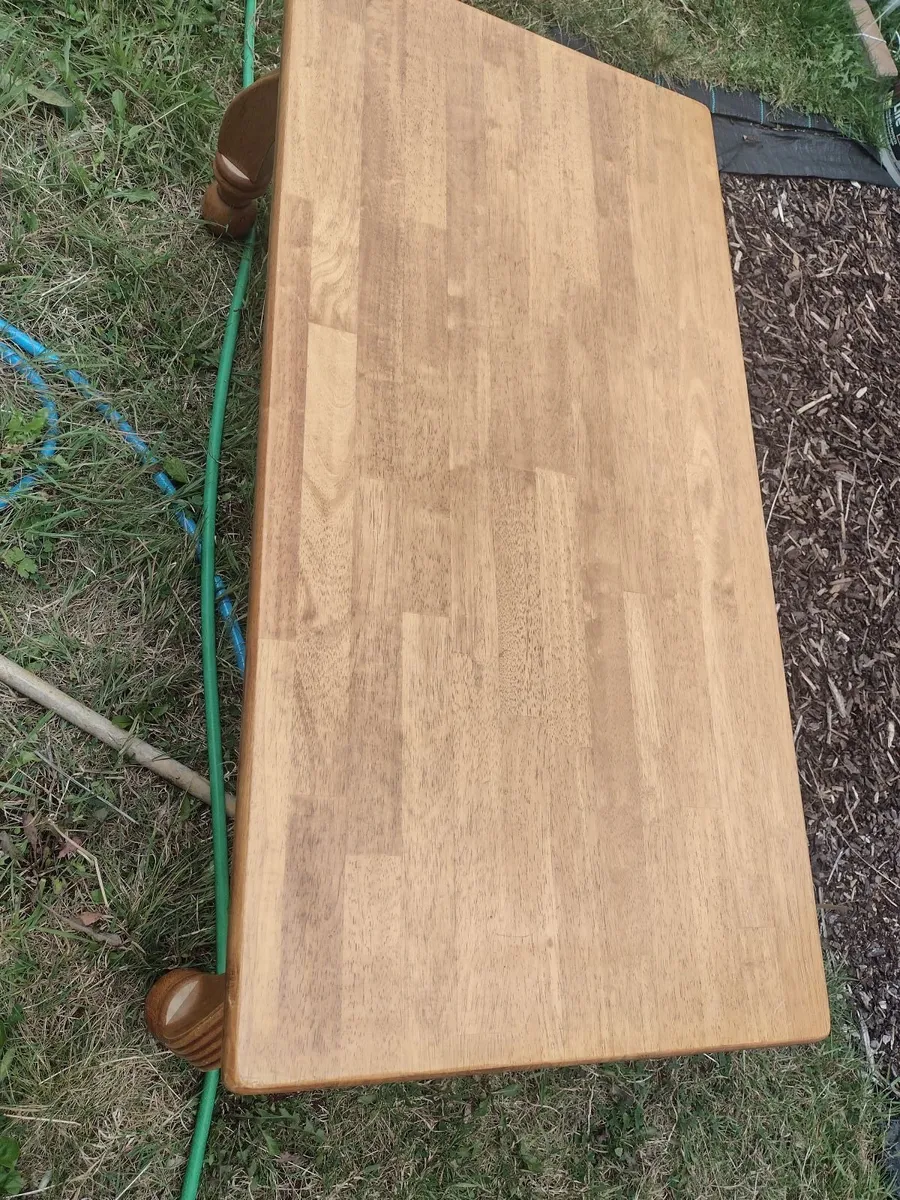 Large Oak coffee table - Image 1