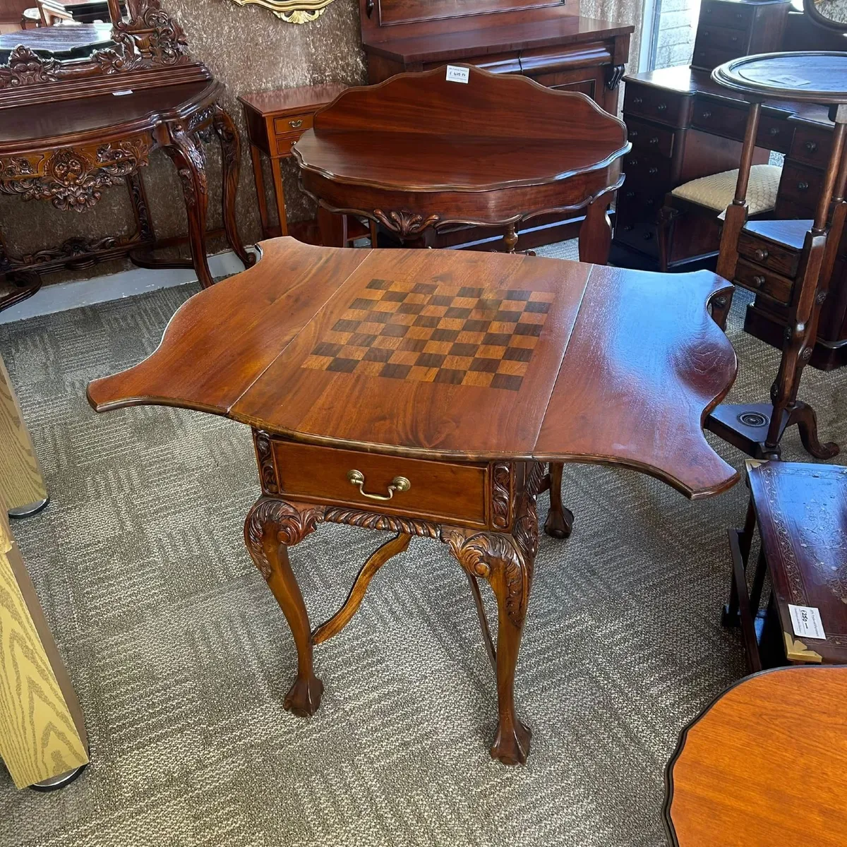William IV mahogany chest top drop leaf table feat - Image 1