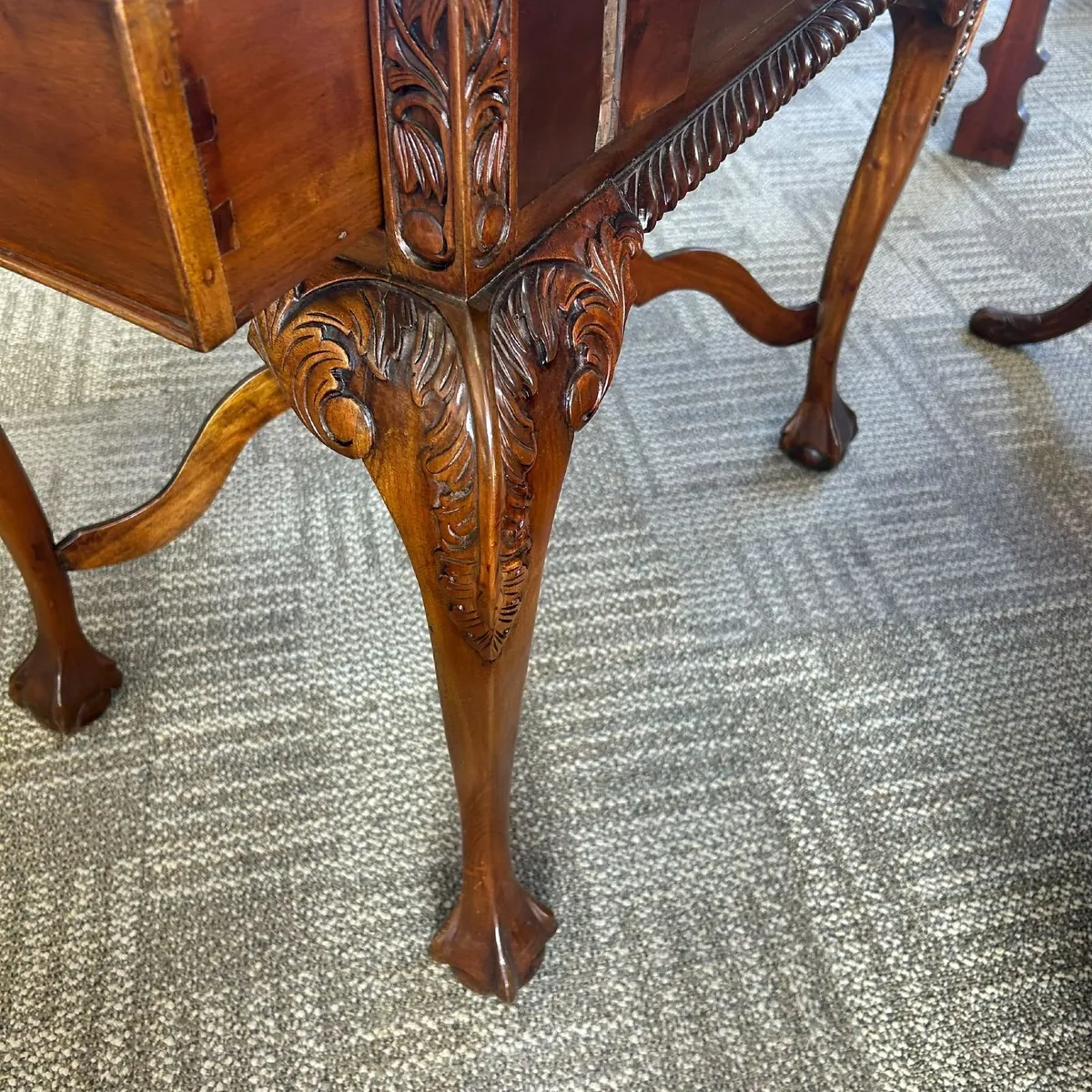 William IV mahogany chest top drop leaf table feat - Image 4