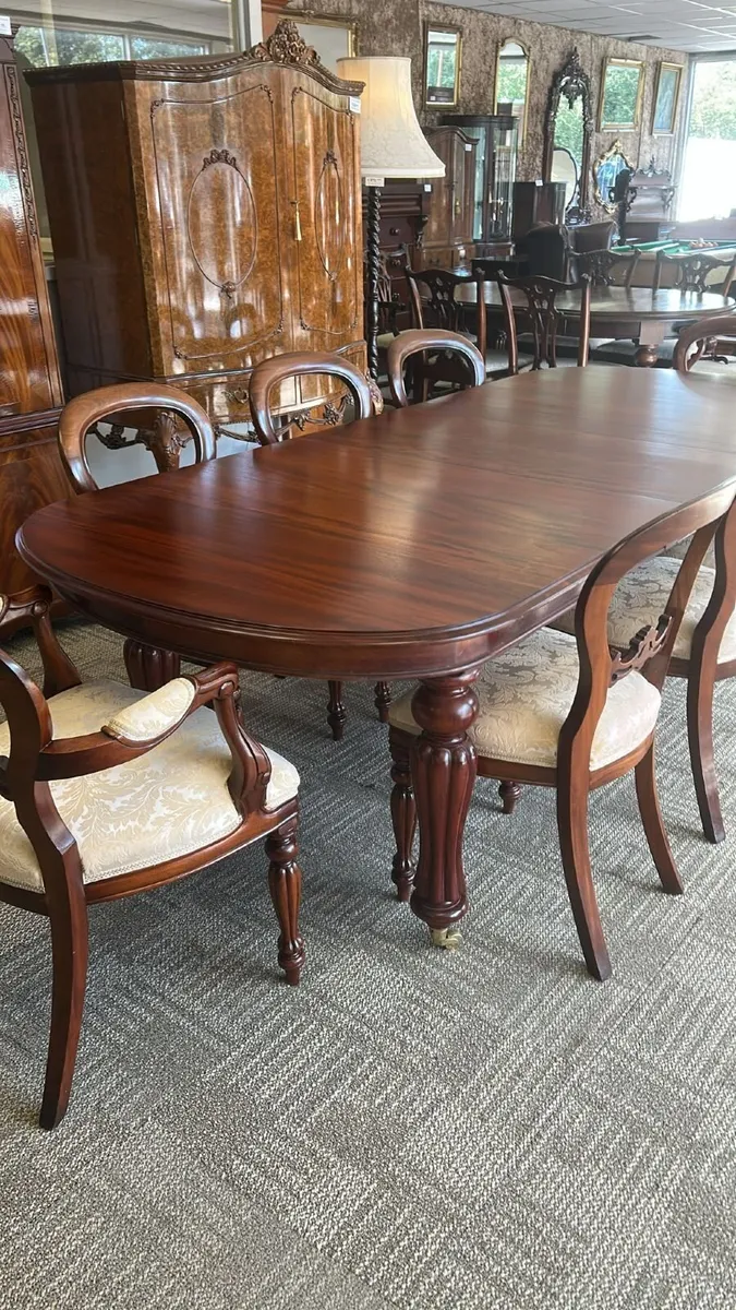 Beautiful mahogany d-end extendable dining table & - Image 2