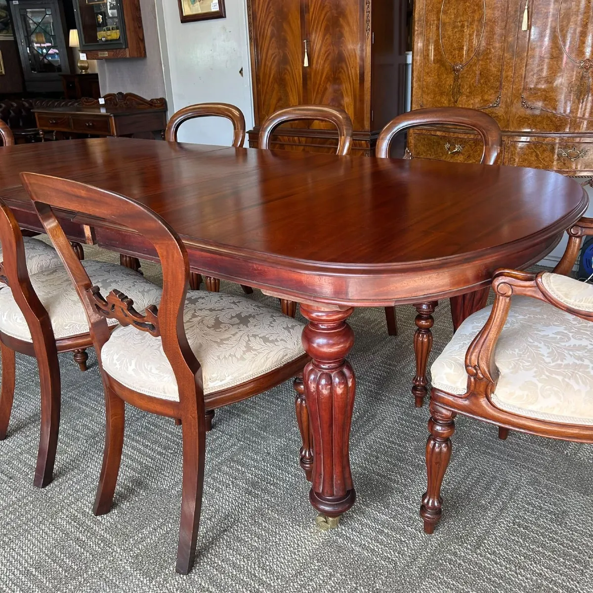Beautiful mahogany d-end extendable dining table & - Image 1