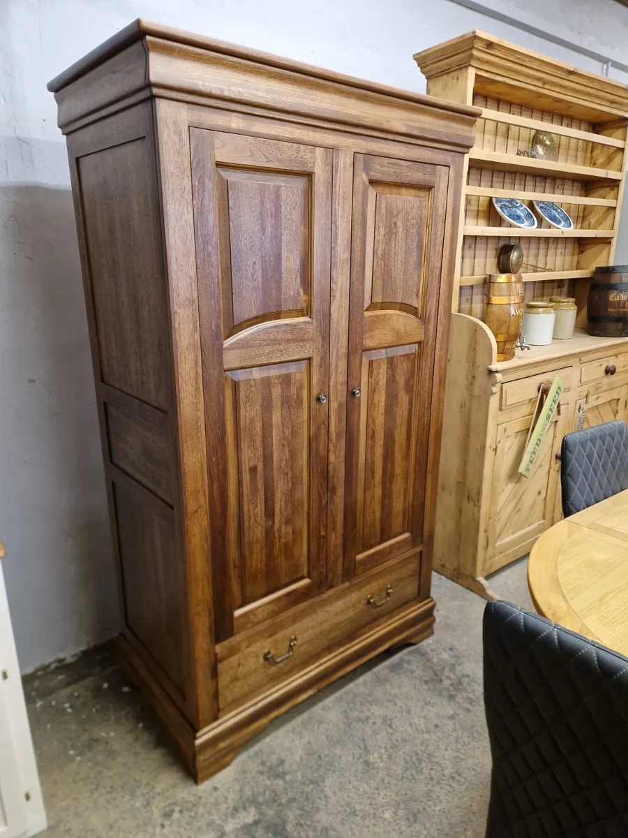 Victorian style oak wardrobe - Image 1