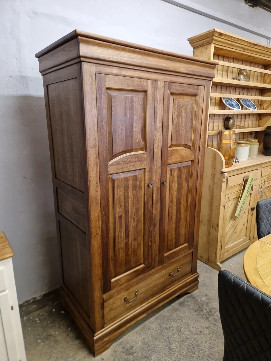 Victorian style oak wardrobe - Image 3