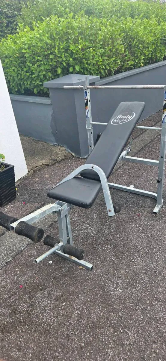 Folding gym bench with weights
