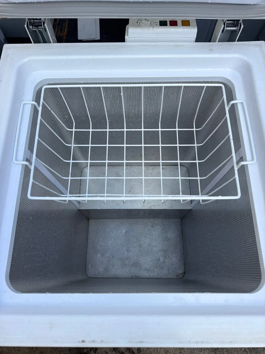 Fridge and Freezer - Image 4