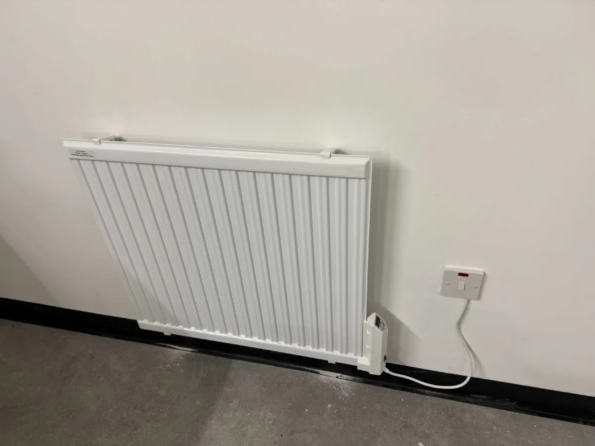 Electric Oil Heater/Radiator 700W - Image 1