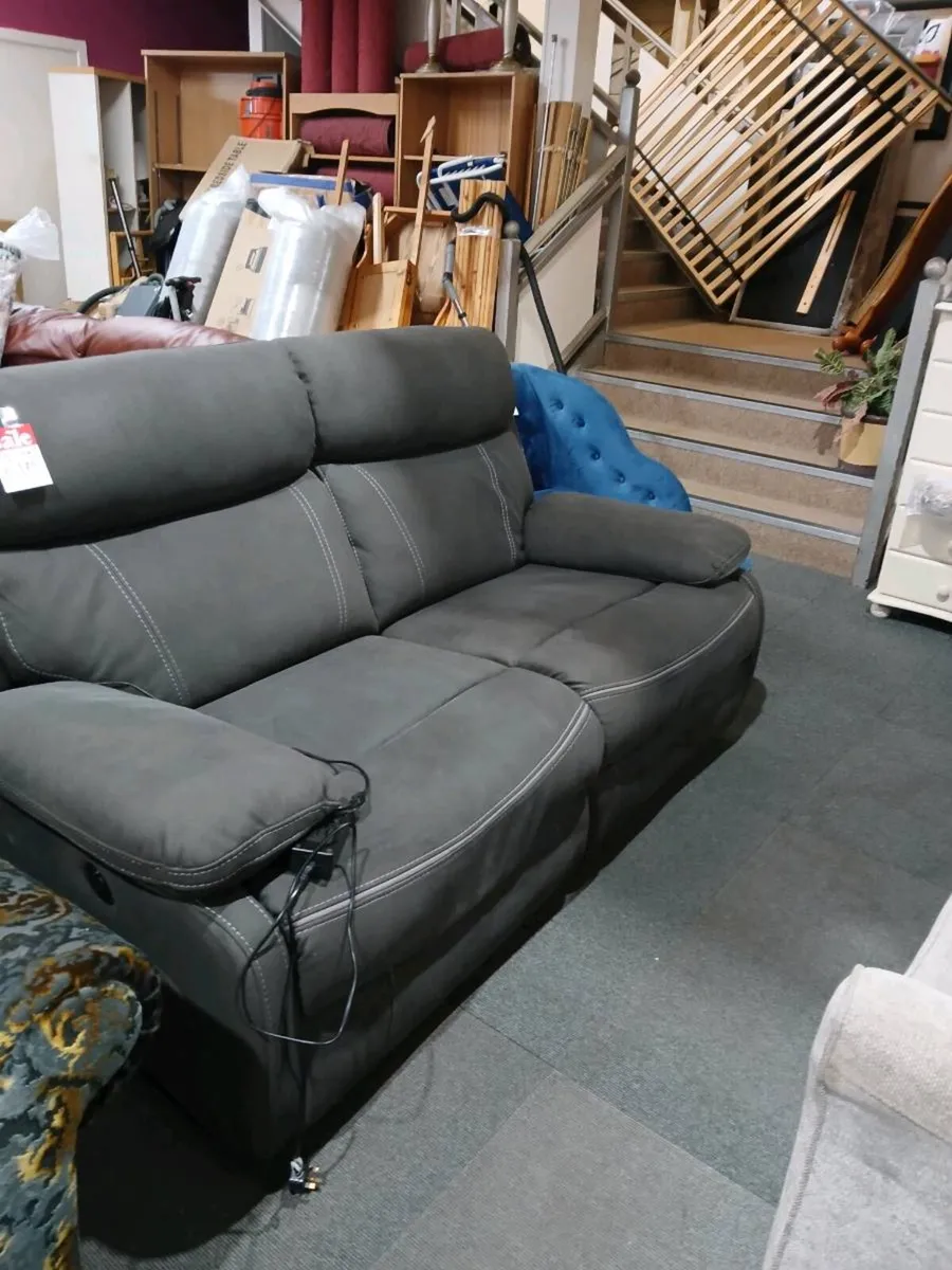 2 srater electric recliner - Image 2