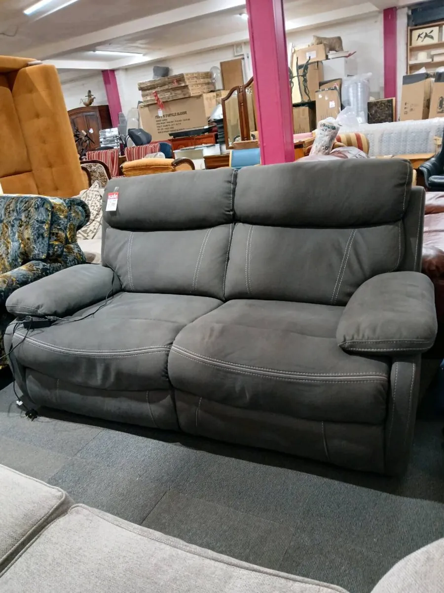 2 srater electric recliner - Image 3