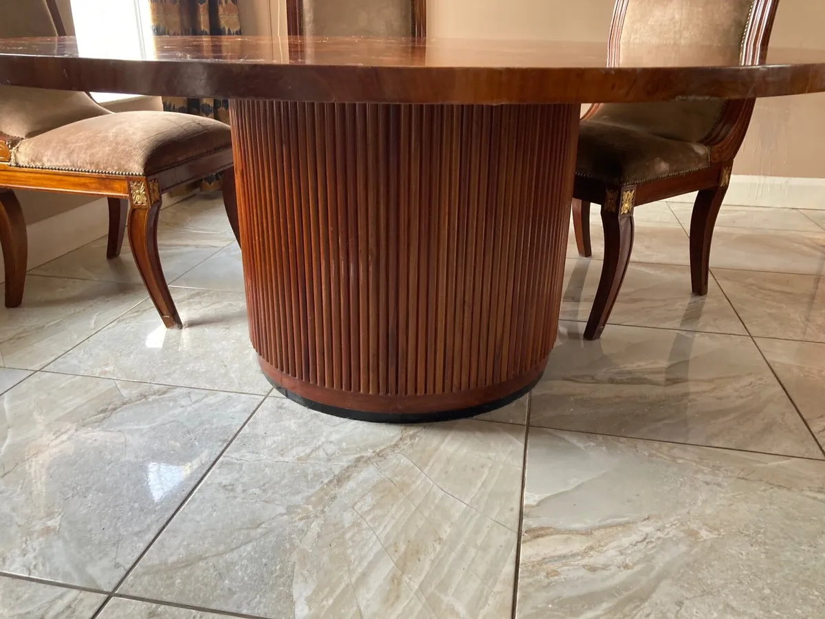 Dining room table and 6 chairs - Image 1