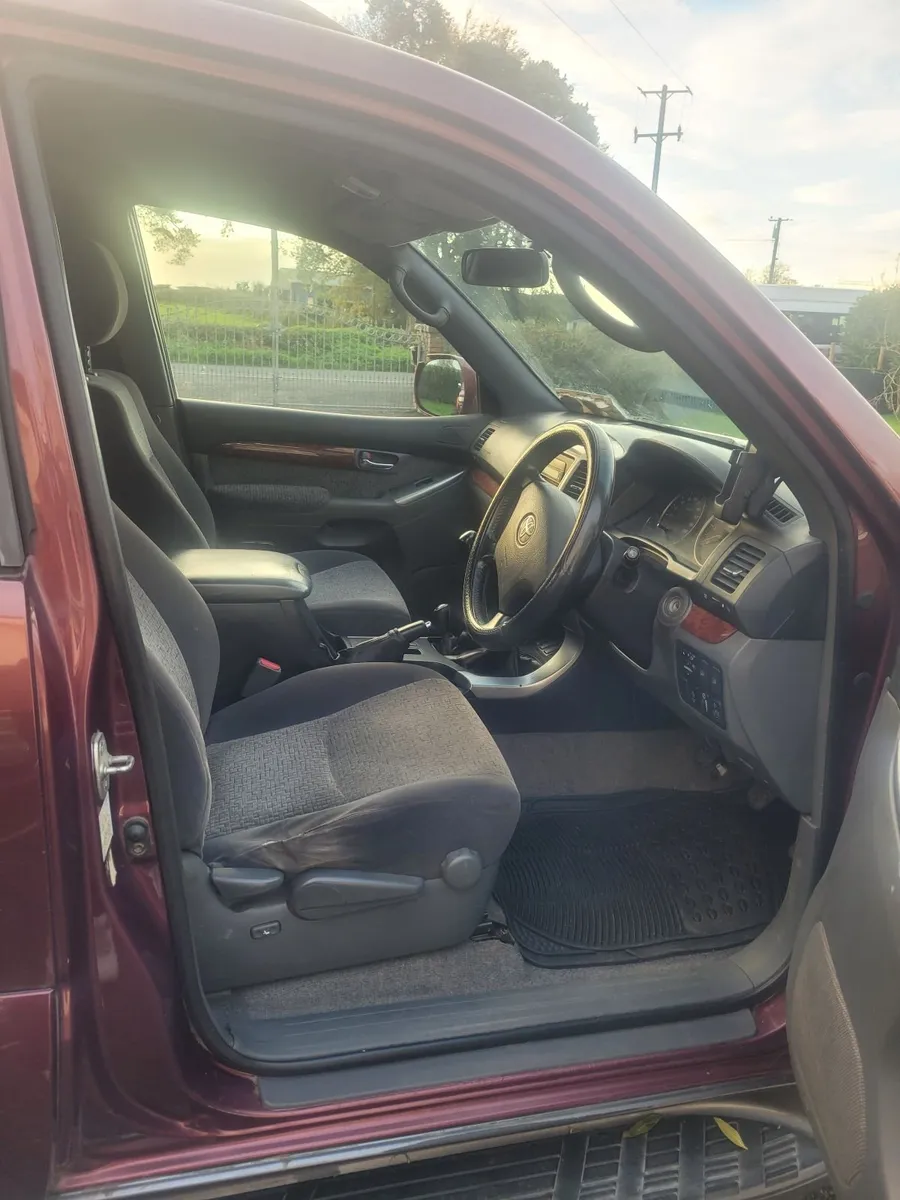 Toyota Land Cruiser 2006 - Image 3