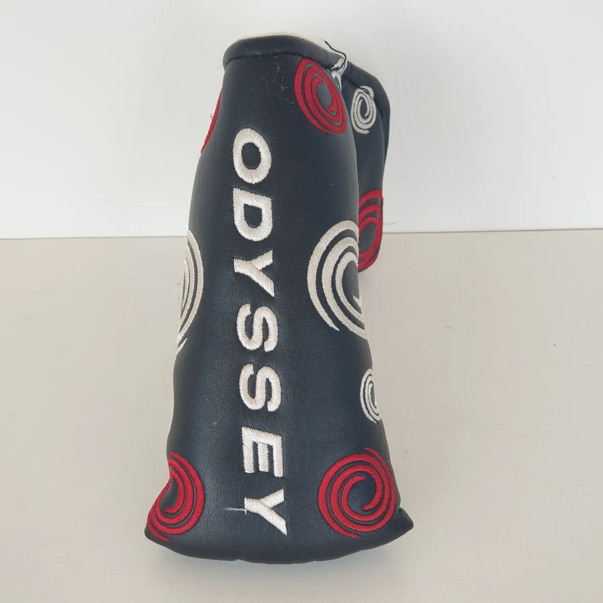 Odyssey blade putter headcover - Image 1