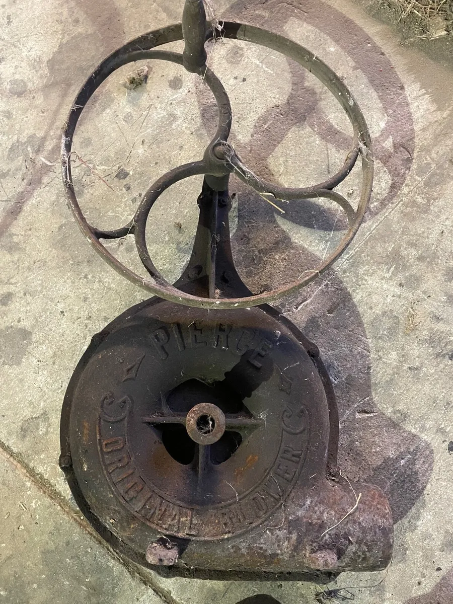 Vintage machinery - Image 1