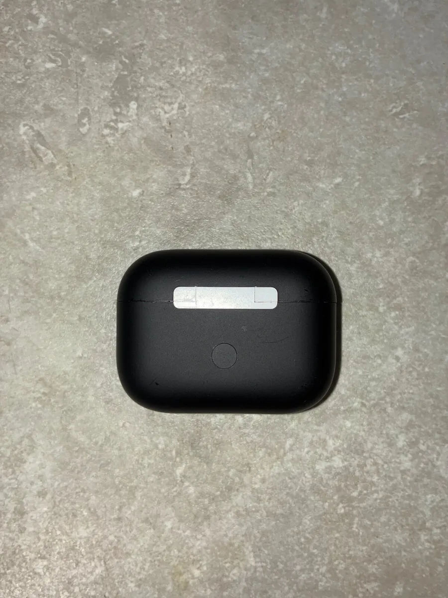 Apple AirPods - Image 2