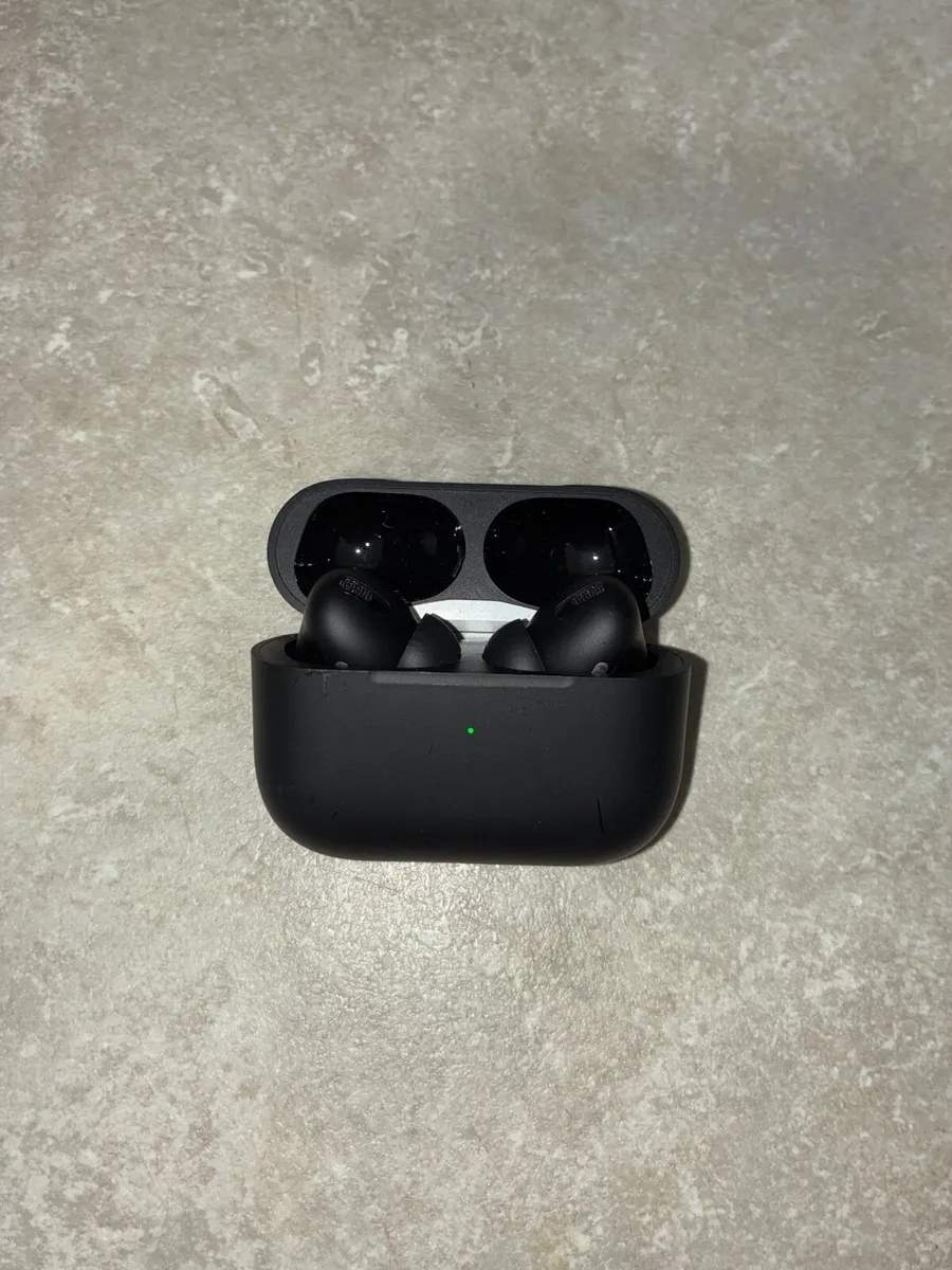 Apple AirPods - Image 3