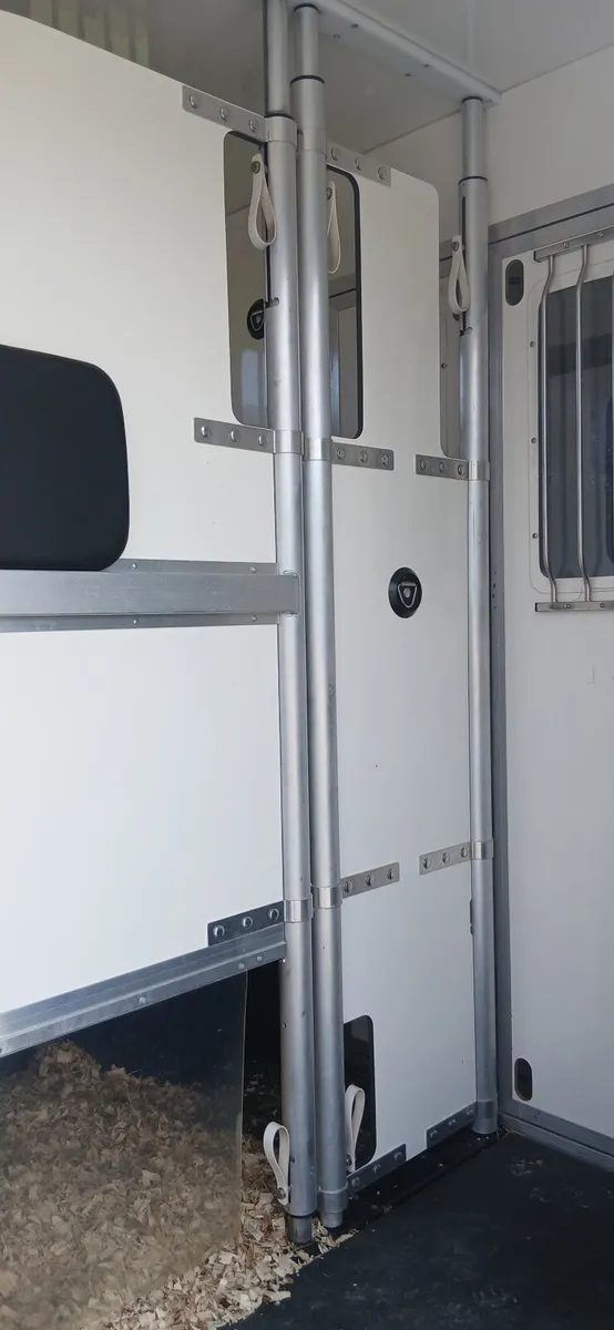Horse box - Image 3