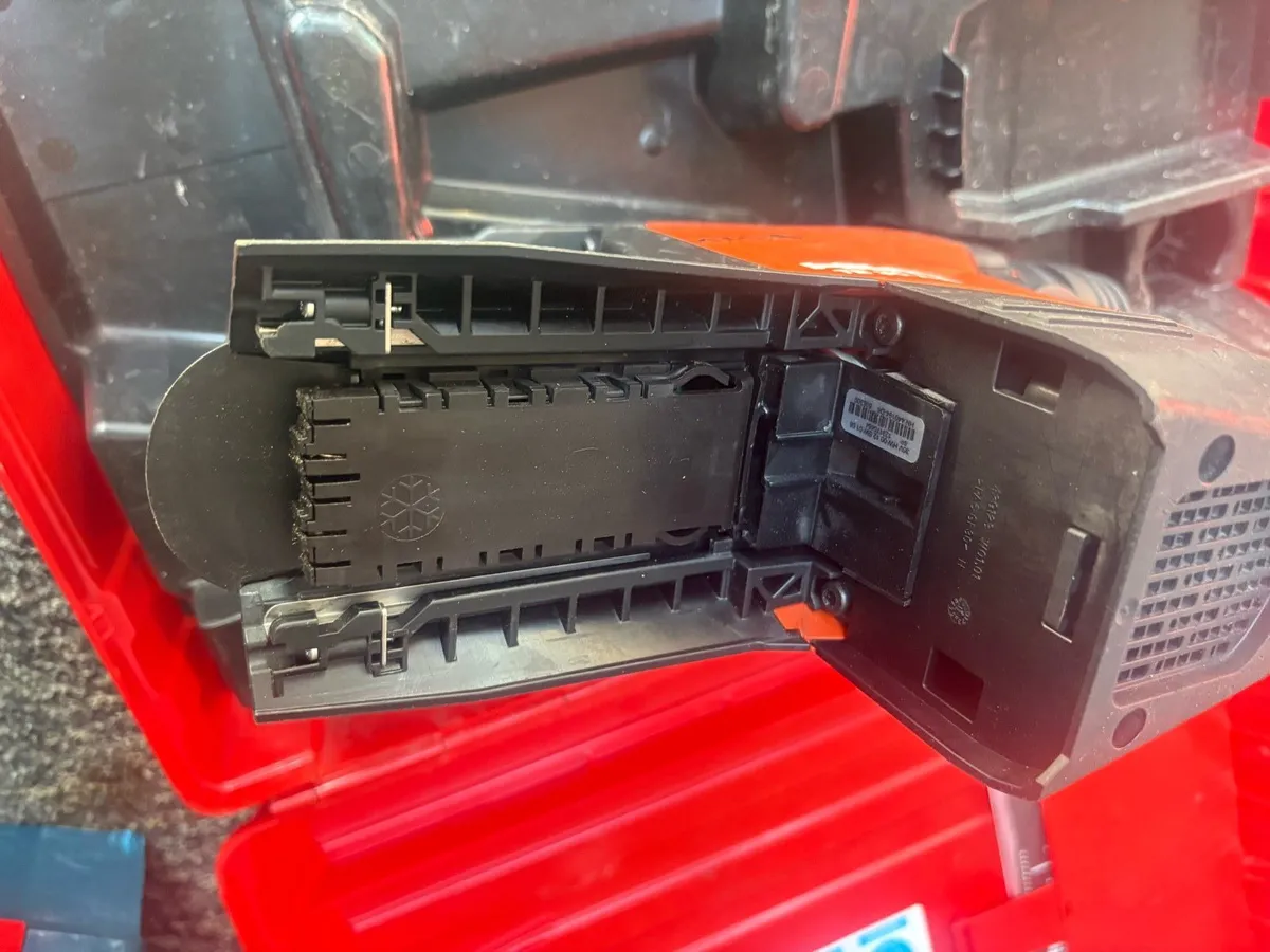 Hilti TE 30 A36 3 Mode Hammer Drill - Image 4