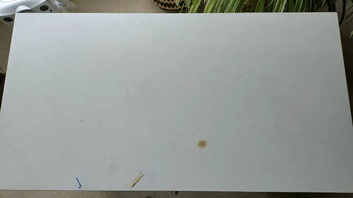 Small desk - Image 4