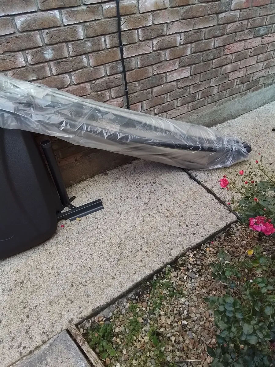 Free standing patio umbrella - Image 2