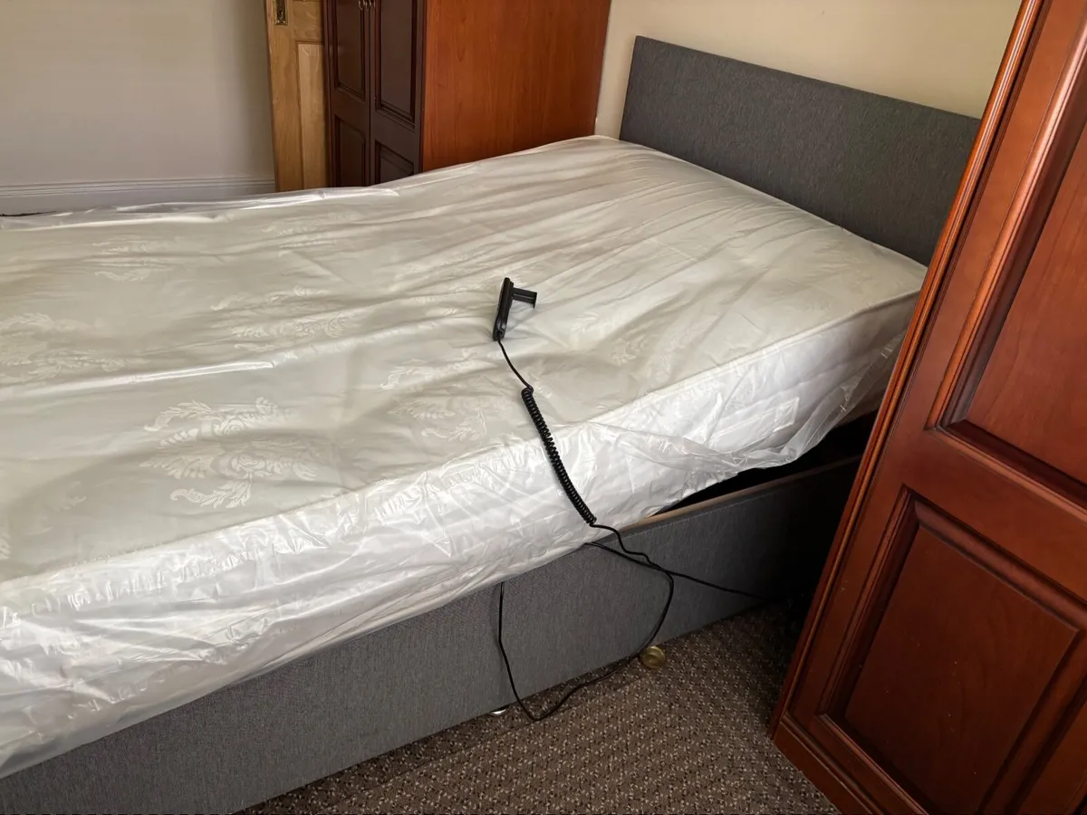 Double Bed - fully remote controlled never used - Image 2