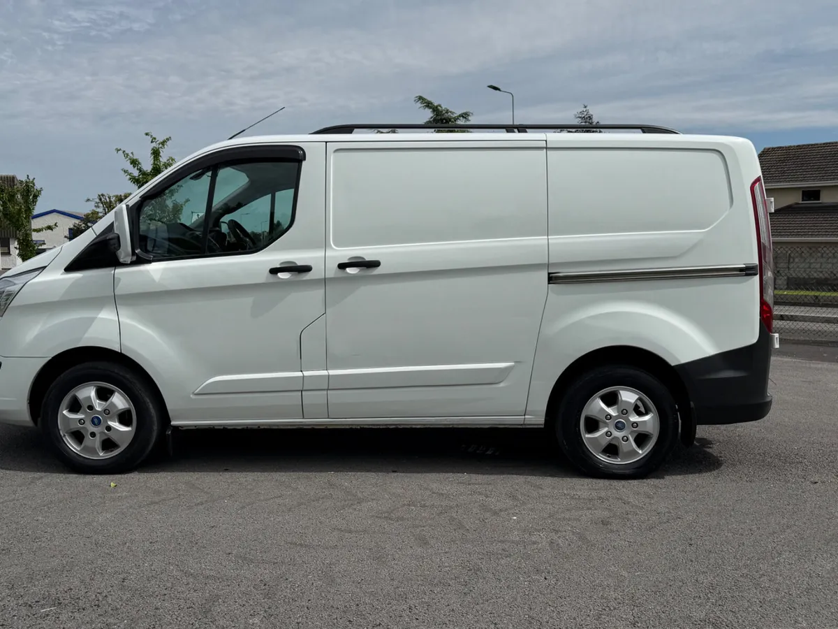 STUNNING 2016 2.2 FORD TRANSIT CUSTOM - Image 4