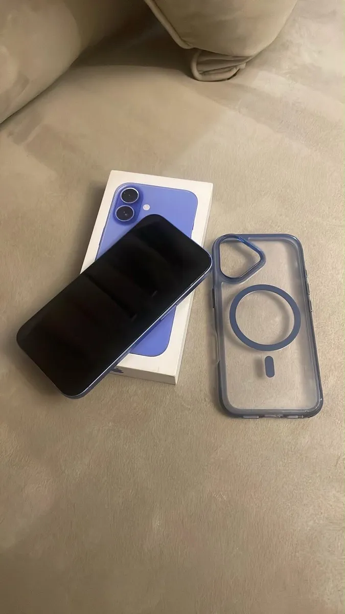 IPhone 16 blue mint condition 128GB unlocked - Image 2
