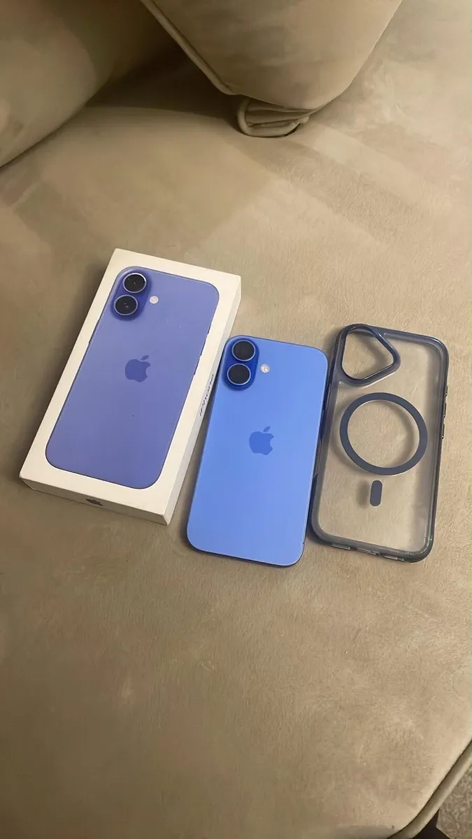 IPhone 16 blue mint condition 128GB unlocked - Image 3