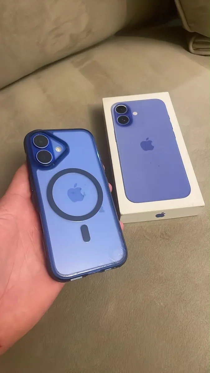 IPhone 16 blue mint condition 128GB unlocked - Image 4