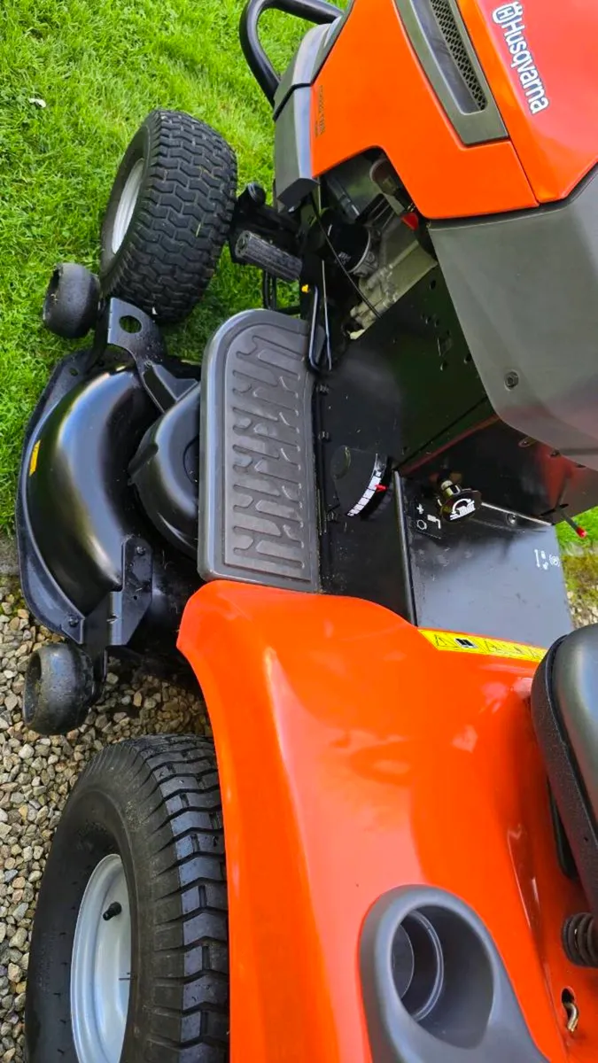 22HP HUSQVARNA 42" - Image 4